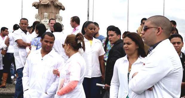Cuba: Se alquilan especialistas médicos