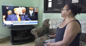 Cubanos vieron por TV el anuncio de Trump