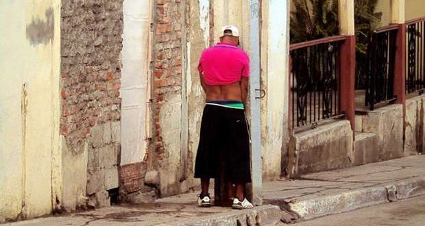 Cuba: matar el idioma y afear el ornato