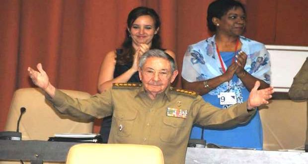 Raúl Castro abre un compás de espera