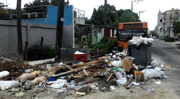 La Habana, desbordada por la basura