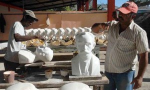 Cuba - La fábrica de bustos de Martí
