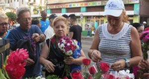 A su manera, cubanos celebraron el Día de las Madres