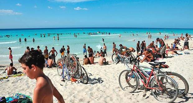 Playa, campismo o televisión: opciones de verano en Cuba