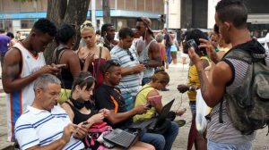 La democracia no es prioridad para los cubanos
