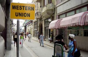 Reducción de las remesas familiares afectaría al régimen cubano