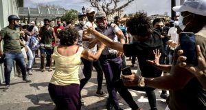 Régimen cubano intenta calmar el descontento popular