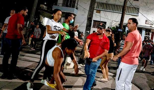 Cuba, protestas en los barrios