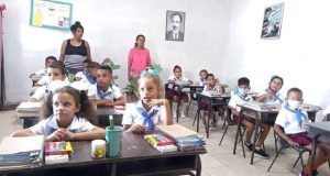 Se buscan maestros en Cuba